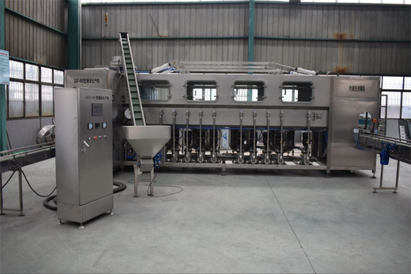 QGF-600桶时触摸式全自动灌装设备